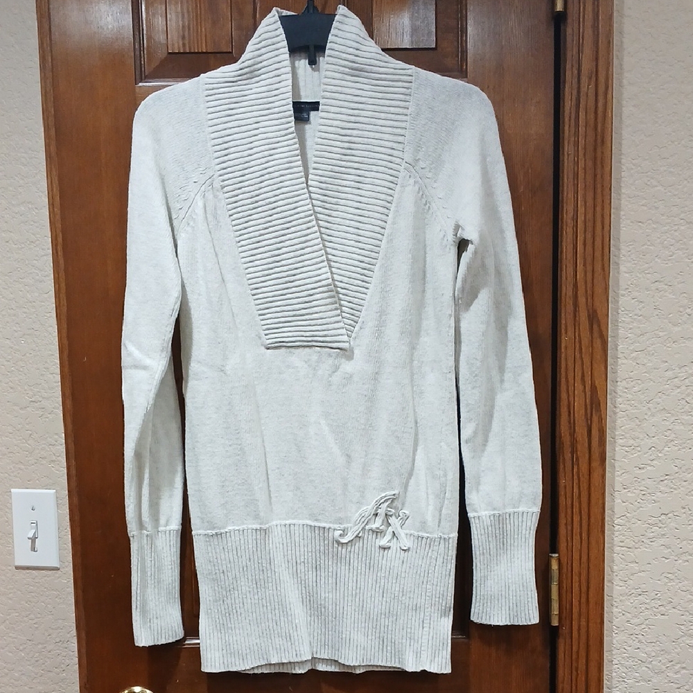 Women's Cream Sweater with Ribbed Collar